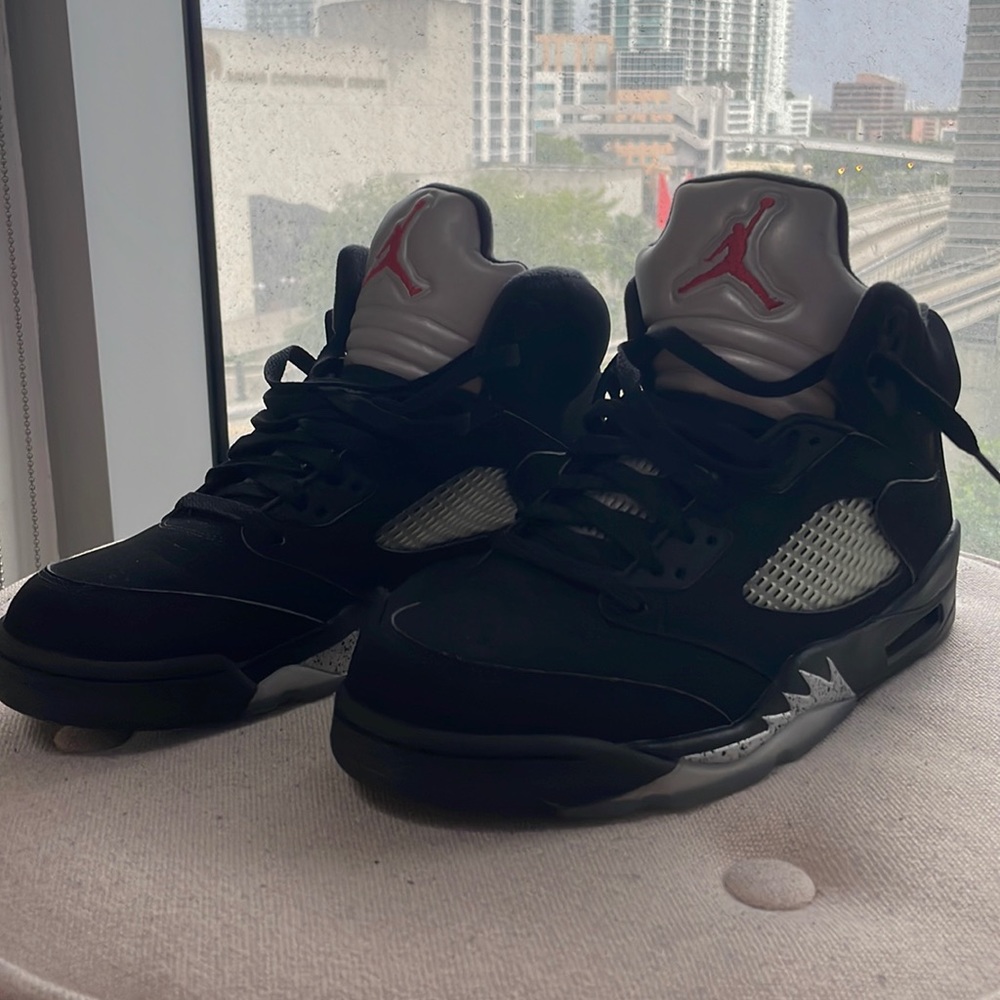 Gently Used AIR JORDAN 5 OG 'METALLIC' 2016